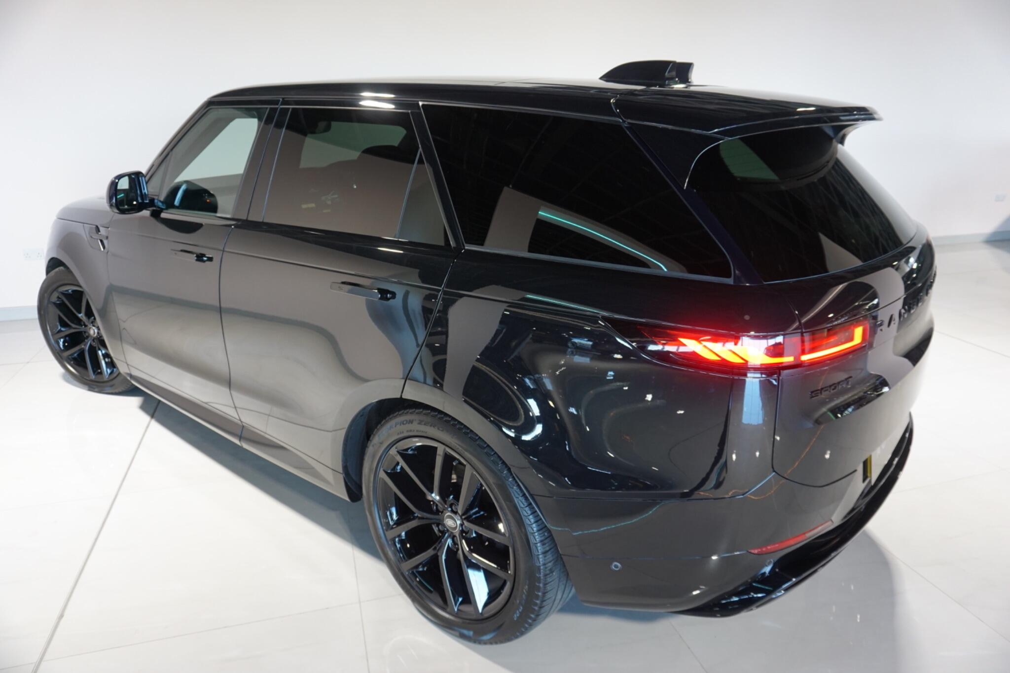 Land Rover Range Rover Sport 3.0 D300 MHEV Dynamic SE SUV 5dr Diesel Auto 4WD Euro 6 (s/s) (300 ps)